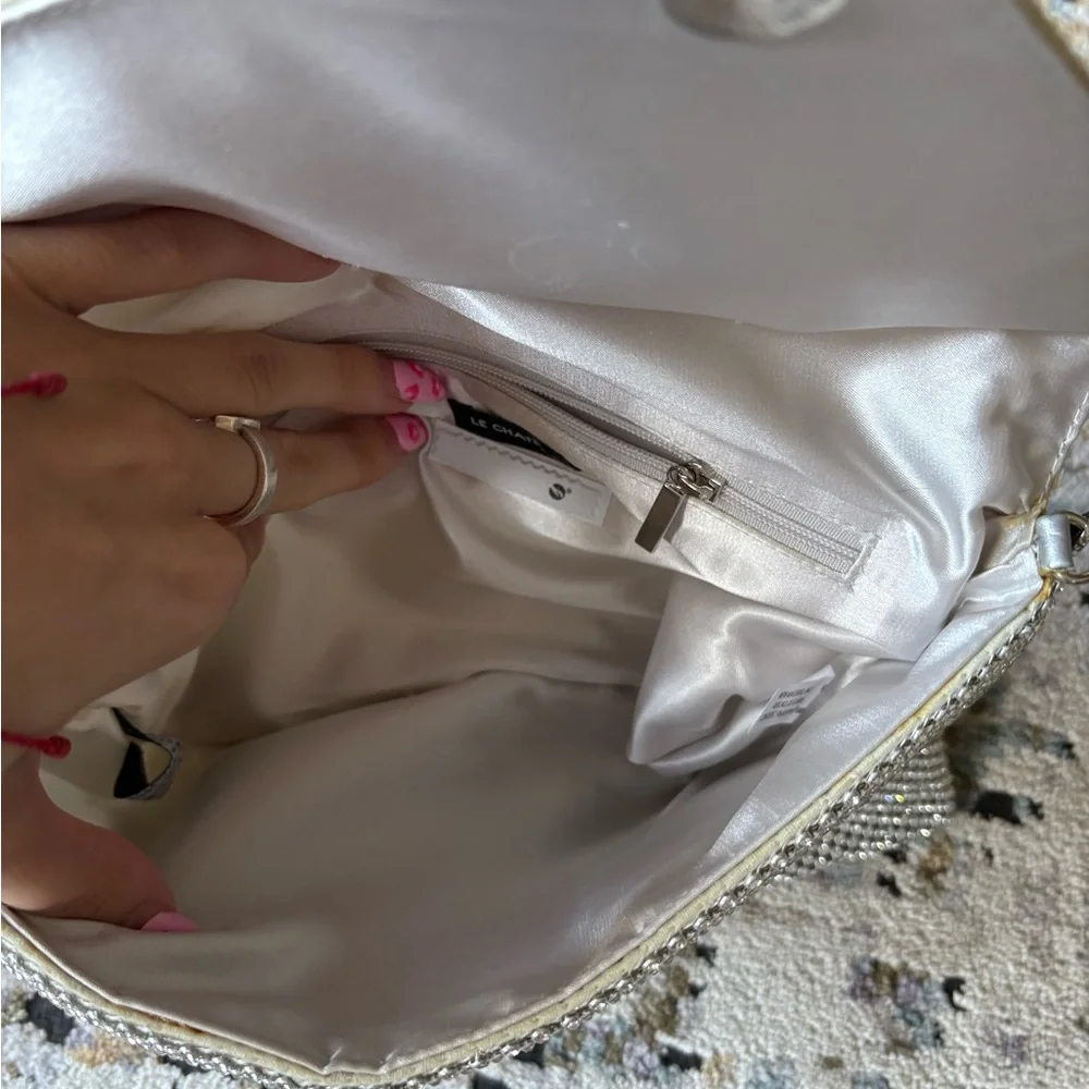 Elegant Silver Chain Clutch - Picture 8 of 10